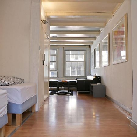 Ultraviolet Studios Amsterdam Extérieur photo
