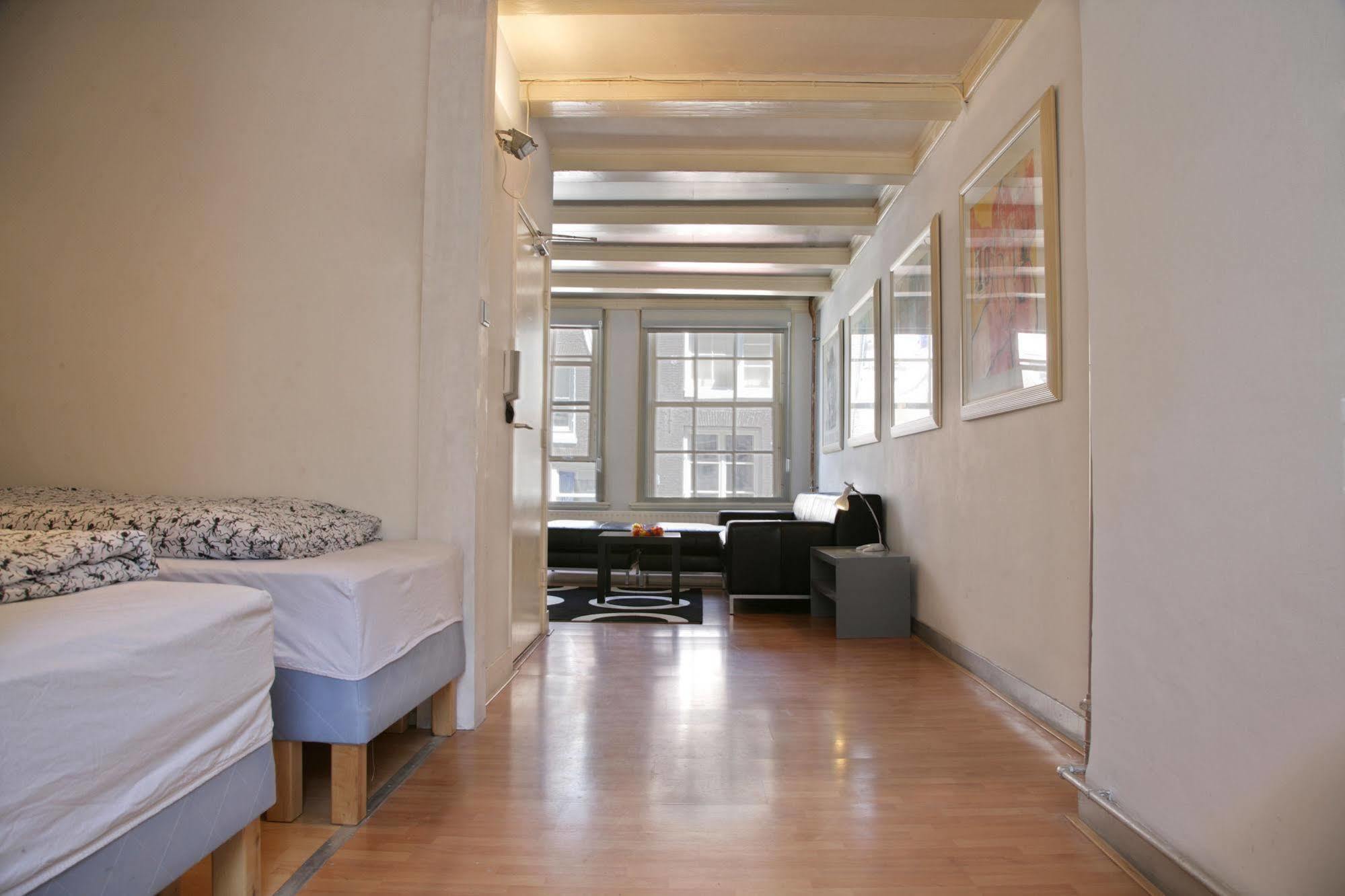 Ultraviolet Studios Amsterdam Extérieur photo
